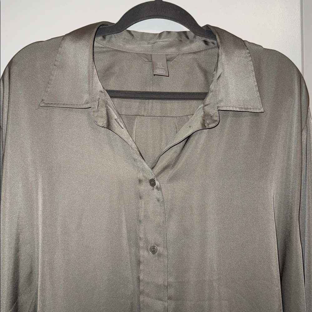 Long Sleeve Button Up - Picture 3 of 4
